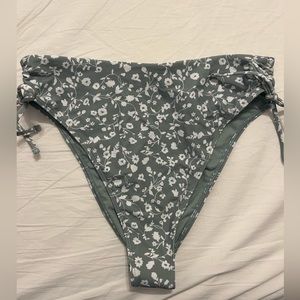 NWT Abercrombie High Waist Cheeky bikini bottom size L